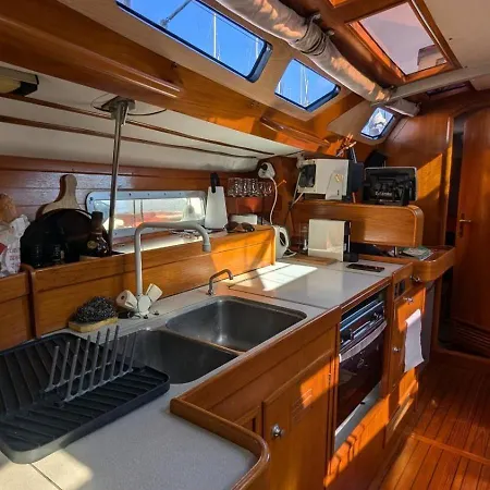 Nuit Sur Un Bateau *