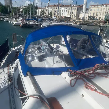 Nuit Sur Un Bateau Hotel en barco *