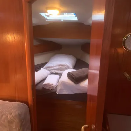 Nuit Sur Un Bateau * La Rochelle (Charente-Maritime)