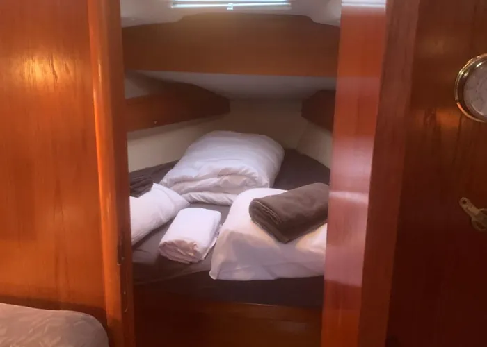 Nuit Sur Un Bateau * La Rochelle (Charente-Maritime)